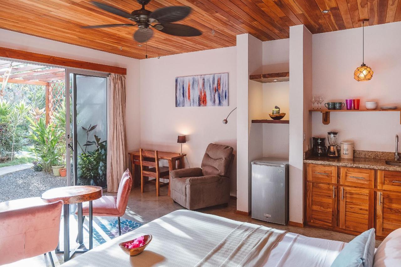 Iluminar Beachfront Suites Nosara Eksteriør billede
